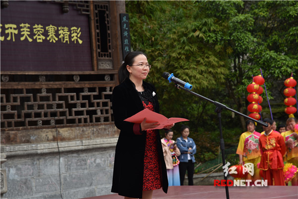 永顺县委常委,宣传部部长樊未致辞.吴顺忠摄